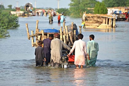 Pakistan dams and floods article